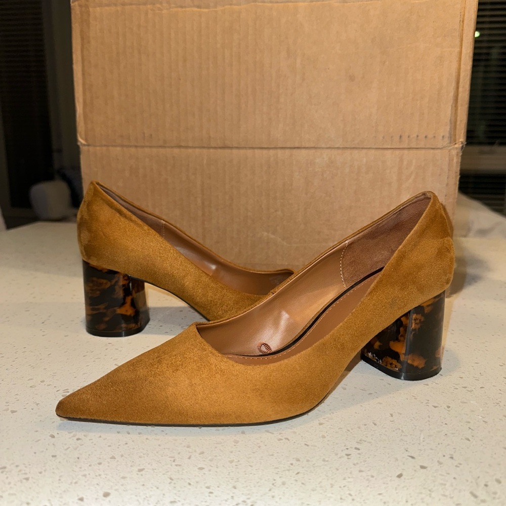 Cute Zara Tortoise suede heels